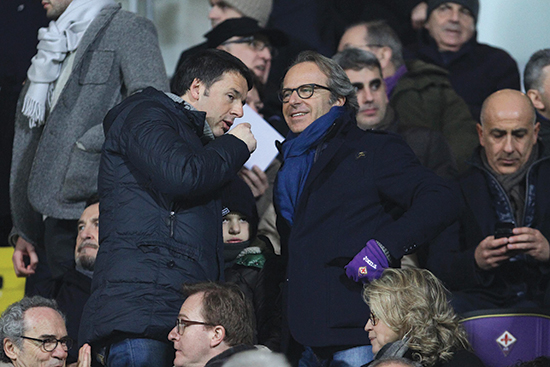 Andrea Della Valle (til høyre på bildet) eier sammen med sin bror Diego majoriteten av aksjene i Fiorentina.