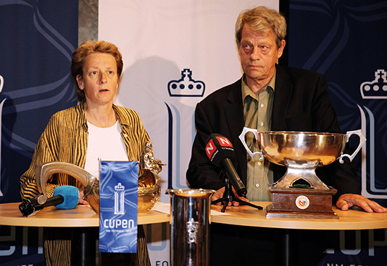 Karen Espelund og Sondre Kåfjord delte ståsted og visjoner for norsk fotball, men havnet på hver sin side i en arbeidskonflikt i NFF-administrasjonen. Konflikten ble en direkte årsak til at Sondre Kåfjord ble vraket som president og Yngve Hallén innstilt ved fotballtinget i 2010.