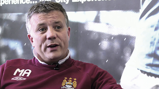 Mark Allen er sjef for det imponerende akademiet til Manchester City. Men det er ikke lett for talentene i klubben å slippe til på førstelaget. Siden 2008 har klubben brukt over fem milliarder kroner på spillerkjøp.