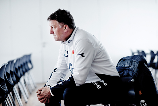 Kjell Jonevret har en vanskelig hverdag, Viking er fortsatt i rød sone i fotballens finansielle oppfølgingssystem (FOS). I motsetning til de andre lagene, har Viking bare tatt seg råd til én treningsleir i år.