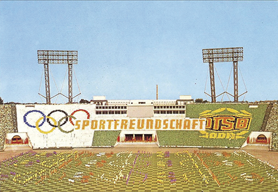 Zentralstadion i Leipzig var nasjonalstadion i DDR. Det var her landslaget spilte sine kamper, og stadion ble brukt til andre arrangementer som hedret den kommunistiske staten.