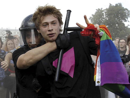 I 2013 vedtok det russiske parlamentet en lov «for å beskytte barn mot informasjon som benekter tradisjonelle familieverdier». I realiteten er dette en lov som gir myndighetene rett til å trakassere LGBT-miljøet i Russland. Homohat har blitt institusjonalisert i Russland.
