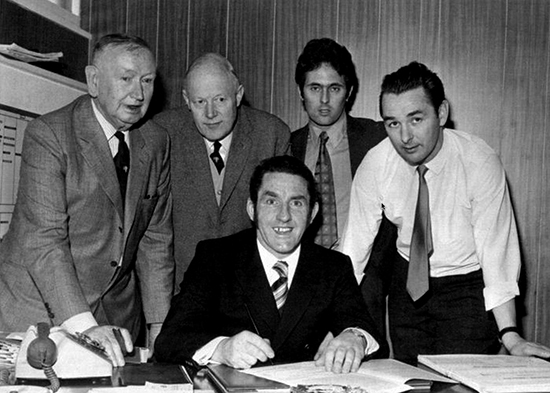 Dave Mackay var en av spillerne som Clough og Taylor bygde sitt Derby-lag rundt. Derby tok ligagull med Mackay på banen. Da Clough ble sparket som manager, tok Mackay over jobben hans.